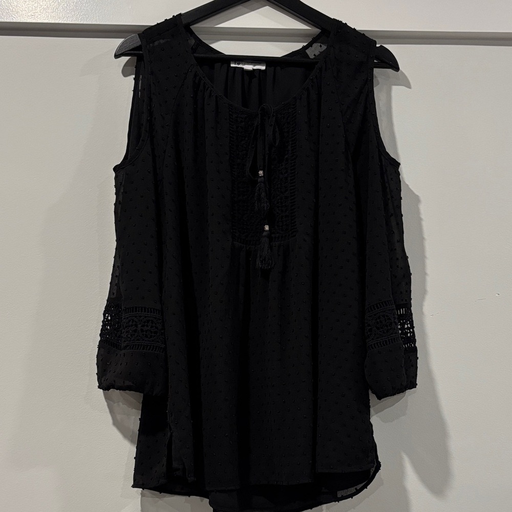DR2 Black Blouse with Lace Details